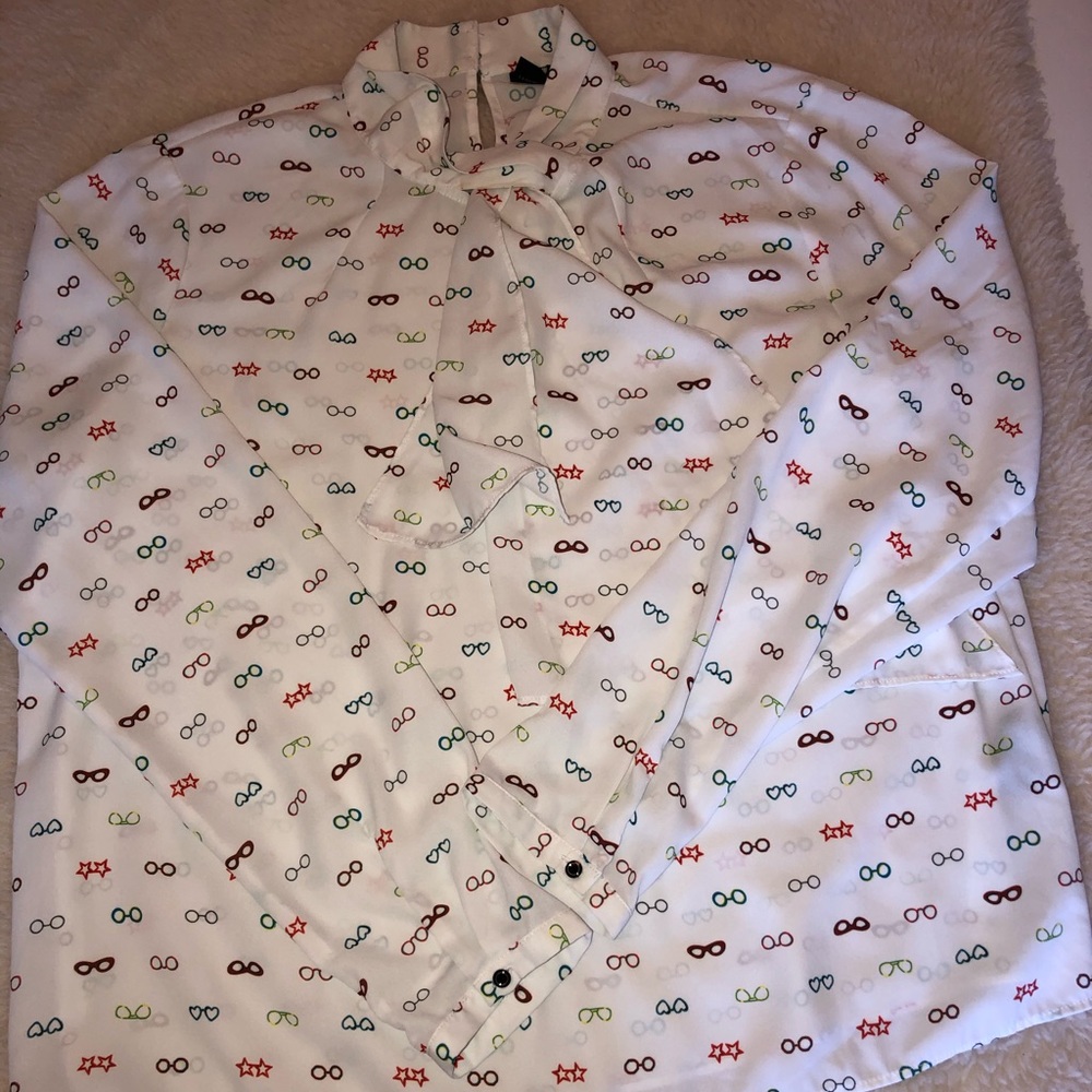 Clearance $7 SIMONS BLOUSE